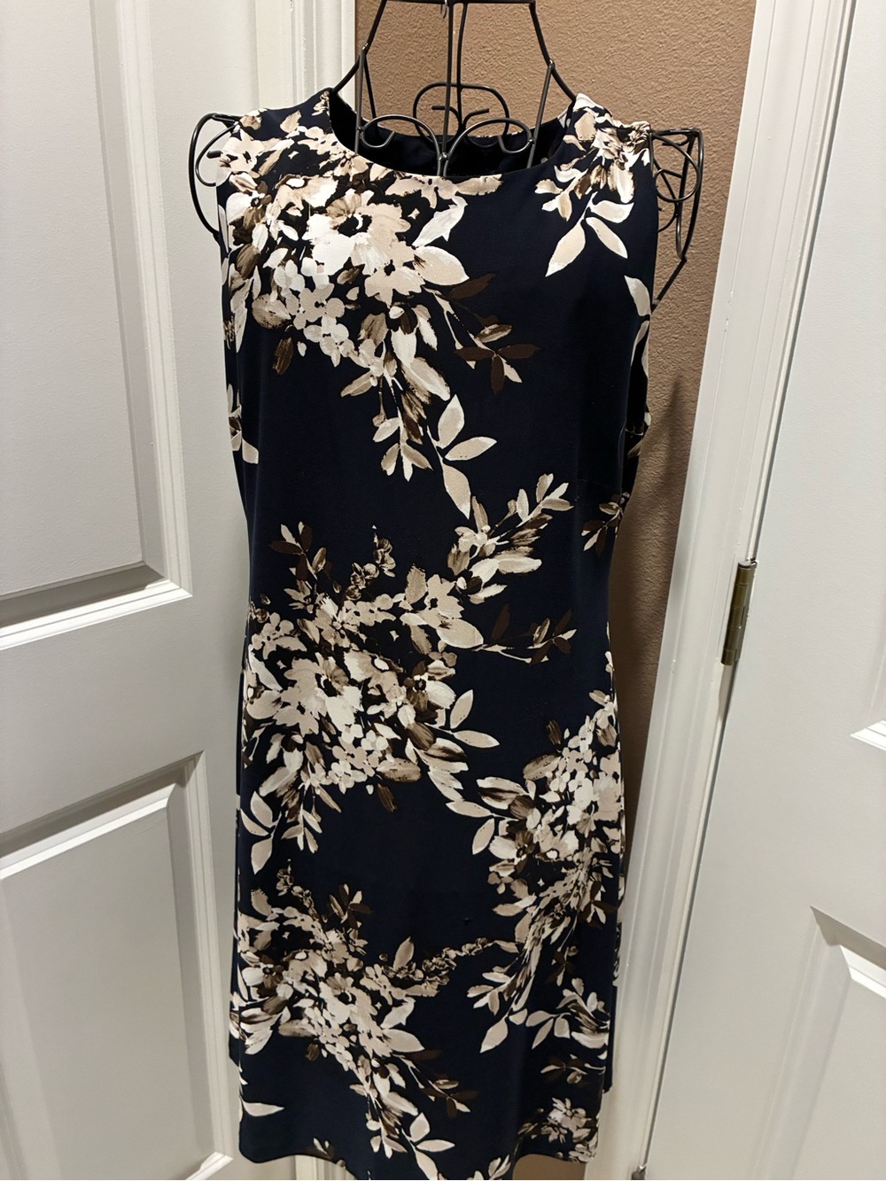 Sleeveless Black Floral Sheath Dress - Everyday Style